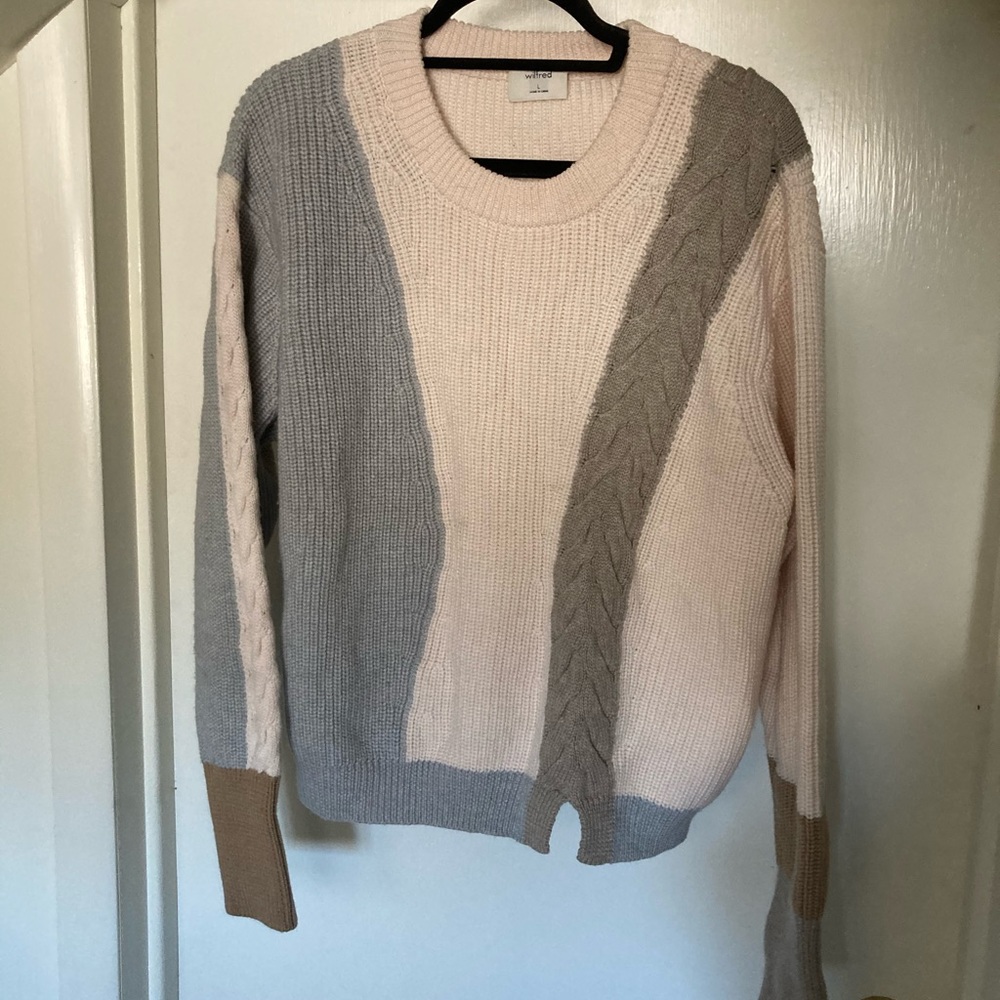 100% Wool Aritzia Wilfred Sweater